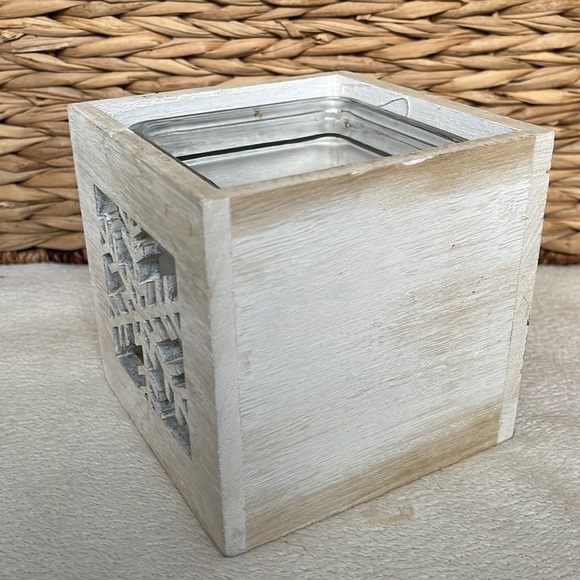 Snowflake Wooden White Wash Candle Square Holder Excellent With Glass Inside - Picture 3 of 8